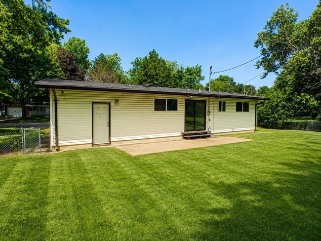 Photo - Your next home is waiting! Check out this inviting 3-bedroom