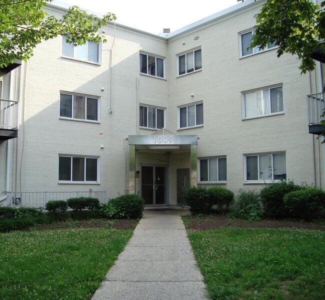 Building Photo - 1009 Chillum Rd Unit 217 Rental