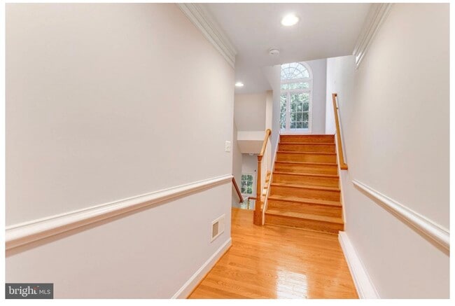 Photo - 213 Oak Knoll Ter