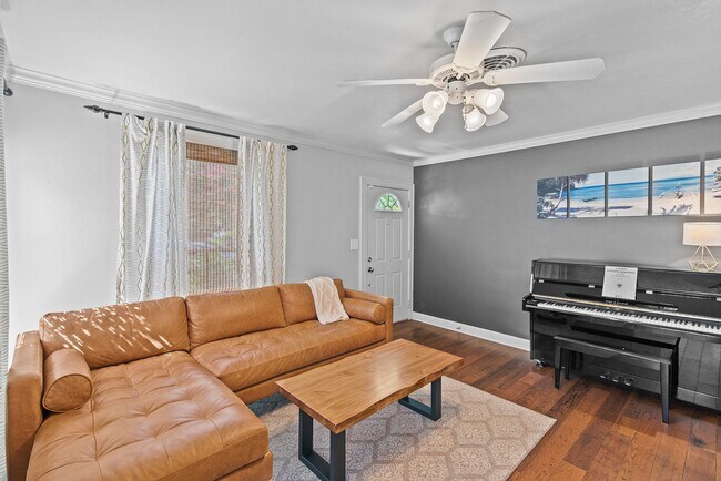 Photo - 429 Slattery Blvd