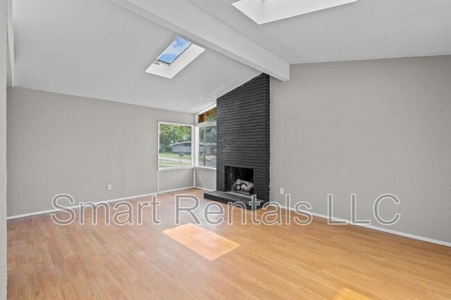 Photo - 12 Country Ln