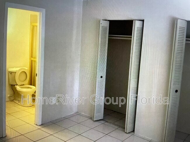 Photo - 828 W Rosewood Ln