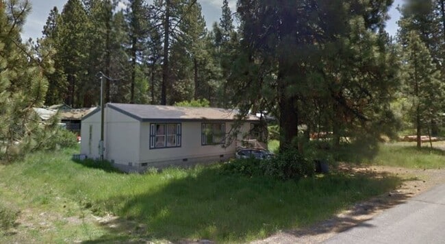 Building Photo - 3 bedroom 2 bath in Chiloquin Rental