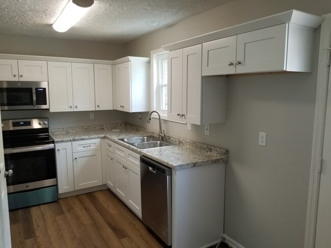 Photo - 1445 Toshiba Drive, #B