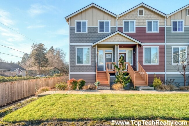 Fabulous Courtyard-Facing Corner Lot Unit | 3 BR | 2.5 BA Townhome | Across the Street from Melil... - Fabulous Courtyard-Facing Corner Lot Unit | 3 BR | 2.5 BA Townhome | Across the Street from Melil...