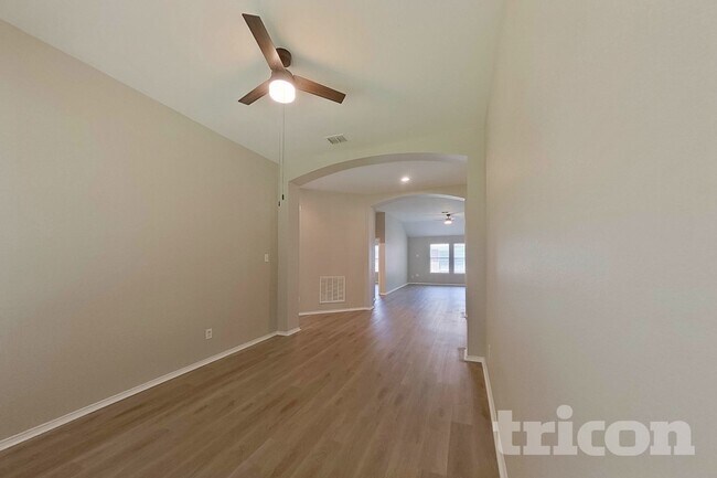 Photo - 522 Golden Bell Dr