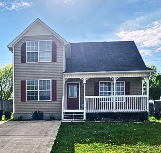Building Photo - BEAUTIFUL 4 BEDROOM HOME