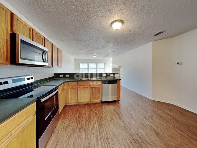 Photo - 1020 Chelsea Ln