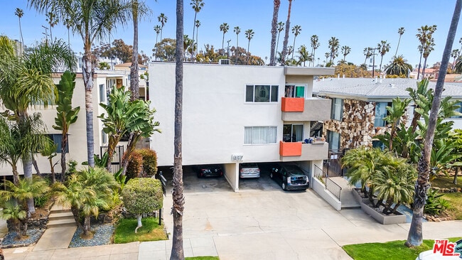 Photo - 937 5th St Unit 9