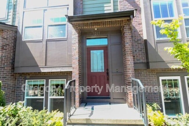 Building Photo - 1327 Greenwich Walk NE Rental