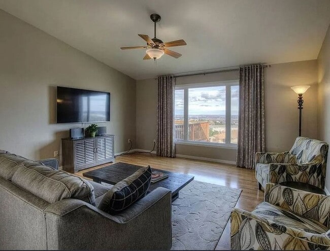 Photo - 4 BED | 3 BATH | 3 CAR GARAGE | TERRACITA ...