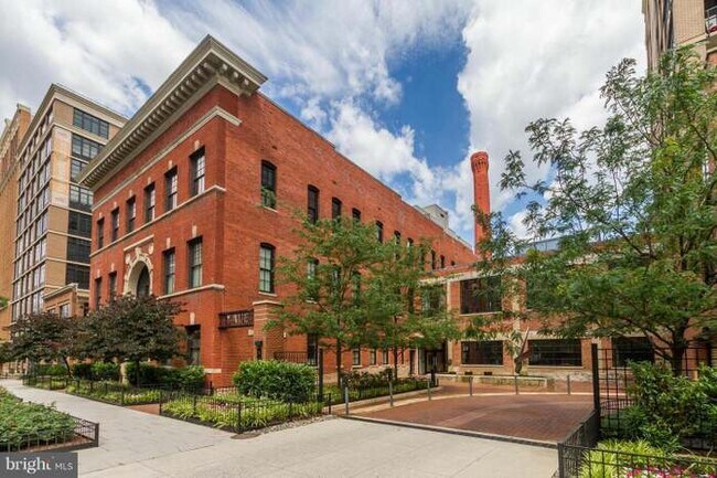 Building Photo - 437 New York Ave NW