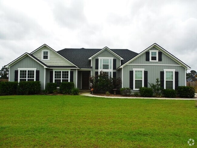 Building Photo - Stylish 3BD/2BA Home with Spacious Yard ne...