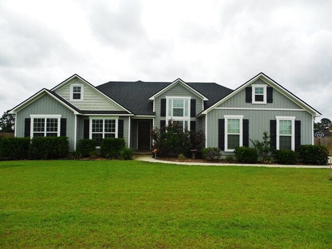 Stylish 3BD/2BA Home with Spacious Yard ne... - Stylish 3BD/2BA Home with Spacious Yard ne...