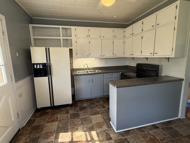 Photo - 85 E 3rd St NE