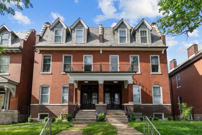 Building Photo - 2042-2044 RUSSELL BLVD Unit 2044 1F