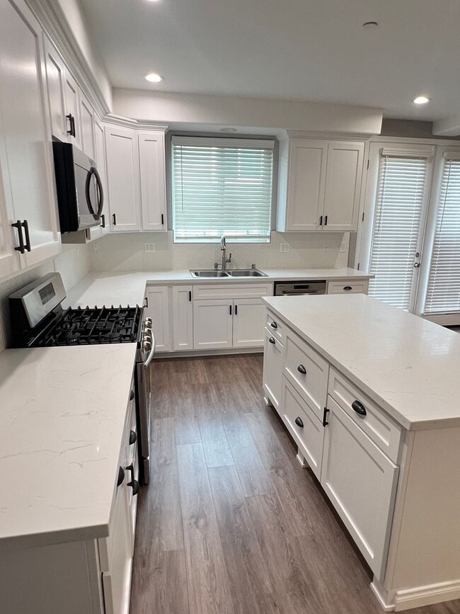 Building Photo - 806-808 Solano Ave (RR) Unit 808 Rental