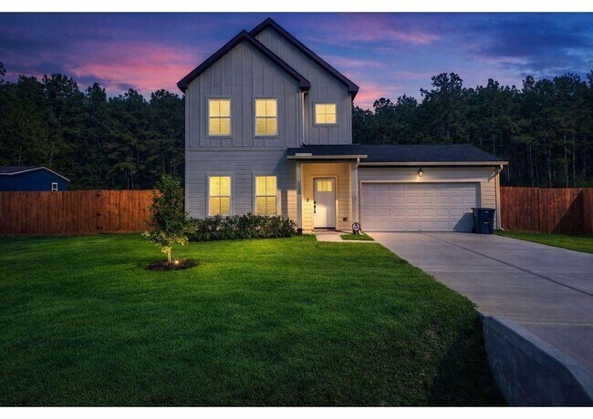 Building Photo - 12011 Rockview Dr