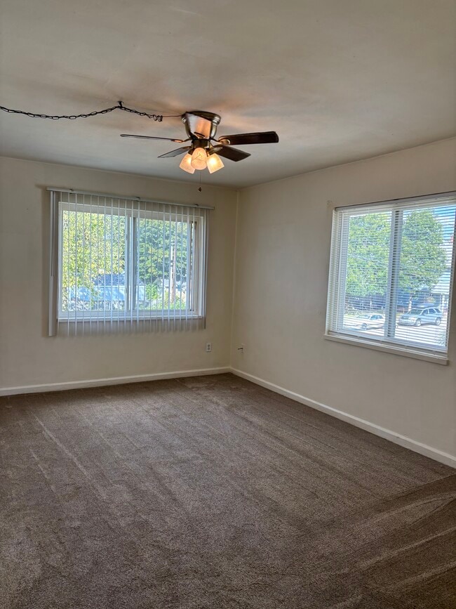 Building Photo - 506 Morse Ave Unit 3