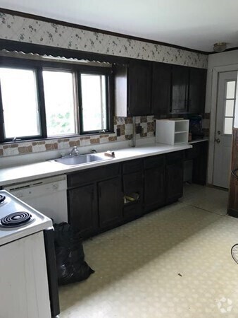 Building Photo - 3 Goldsmith Ave Unit 3 Rental