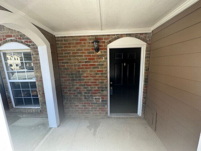 Photo - 710 Summer Pl NW
