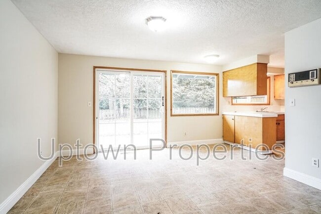 Photo - 9370 SW Killarney Ln