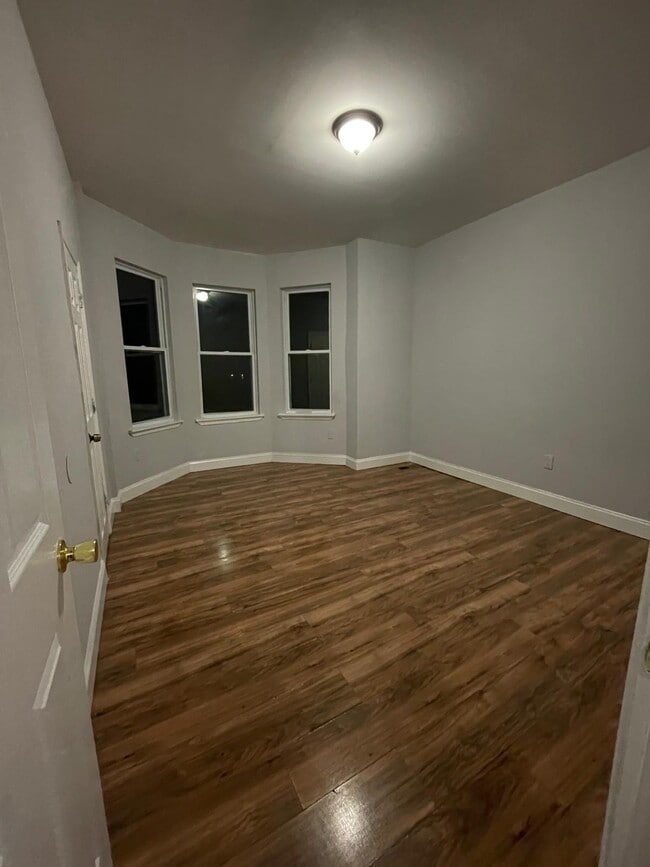 Photo - 628 N 55th St