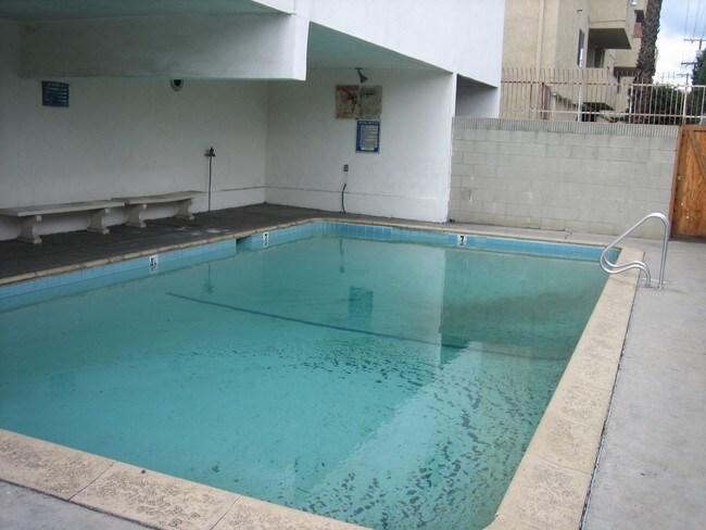 Photo - 730 N Mariposa Ave