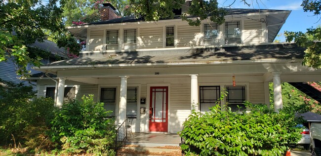 Photo - 200 Tate St Apartments Unit A