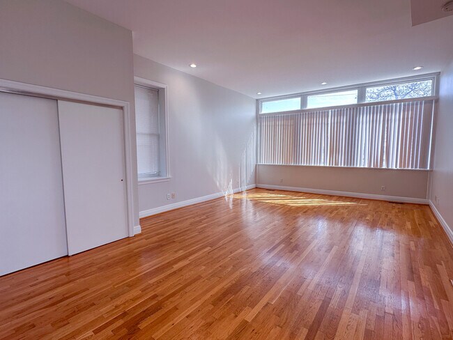 Photo - 334 Kilgour St Unit 1