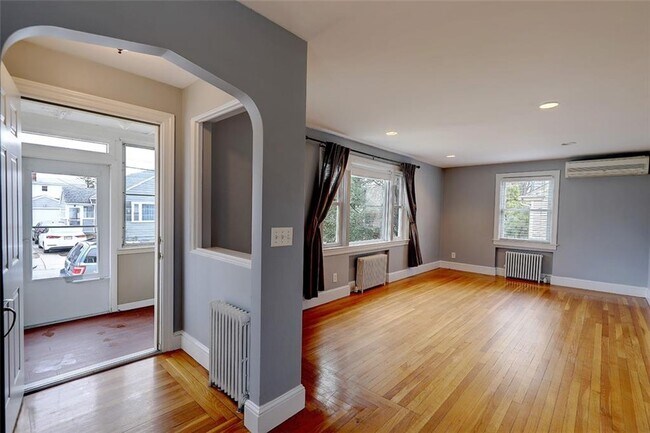 Photo - 157 Sandringham Ave Apartamento