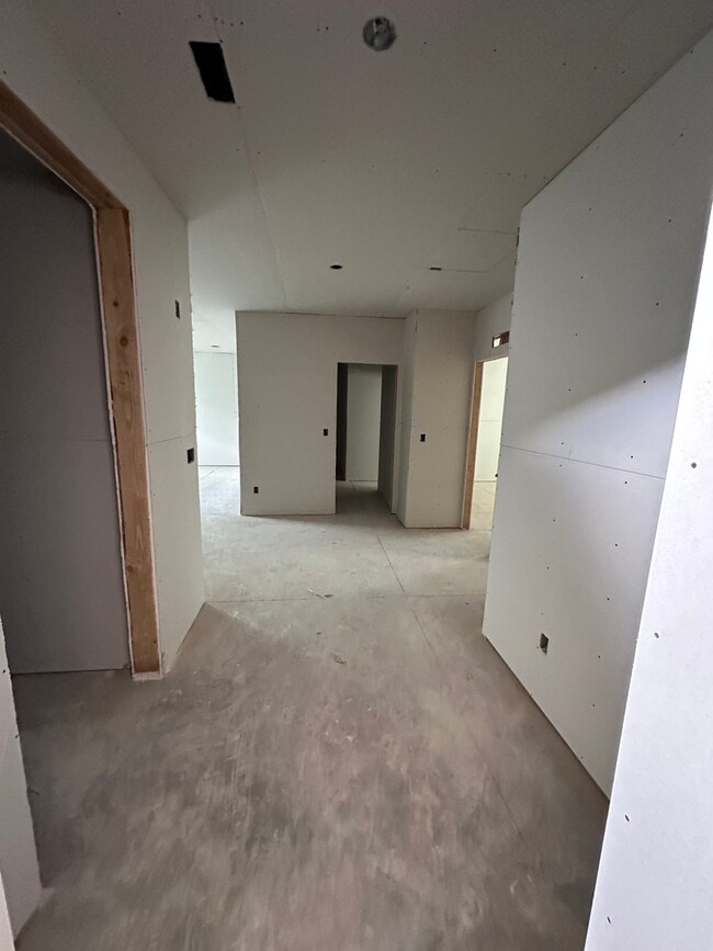 570 Aurora Blvd Unit B