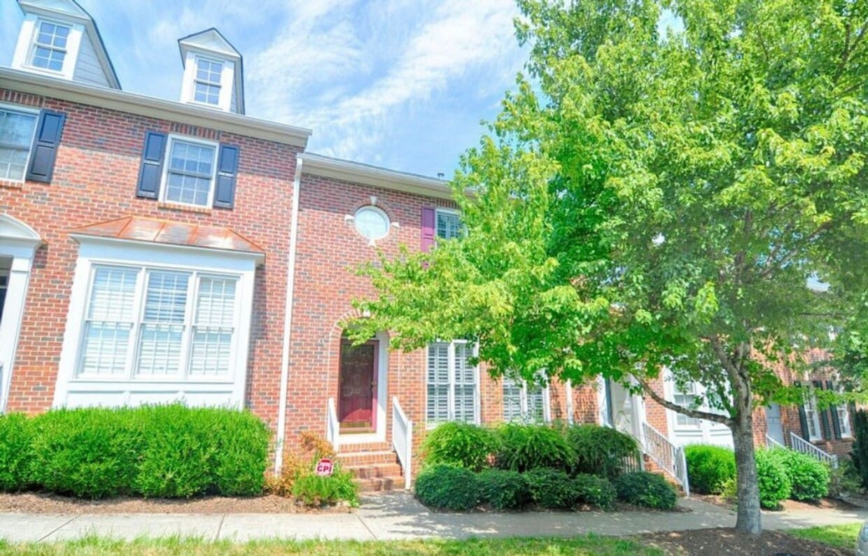 Southern Village Townhome available in Jun... - Southern Village Townhome available in Jun...