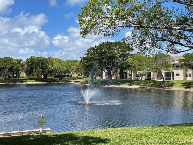 Building Photo - 640 Cypress Club Way Unit J12