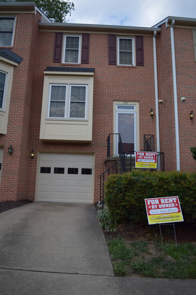Building Photo - 397 S Pickett St Rental