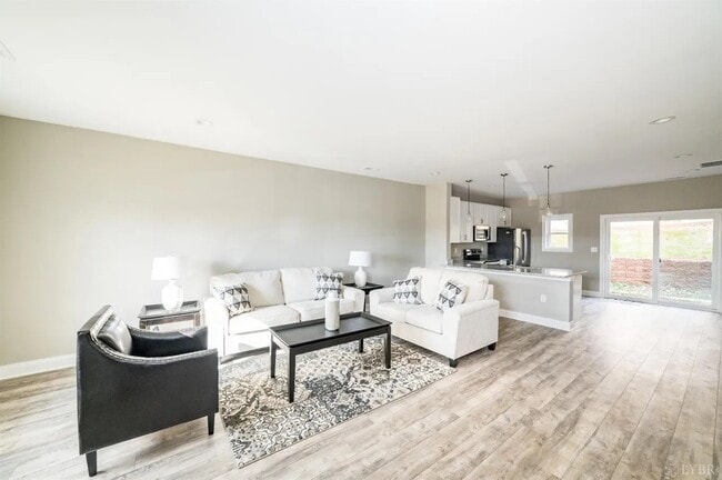 Photo - 143 Emanuel Ct