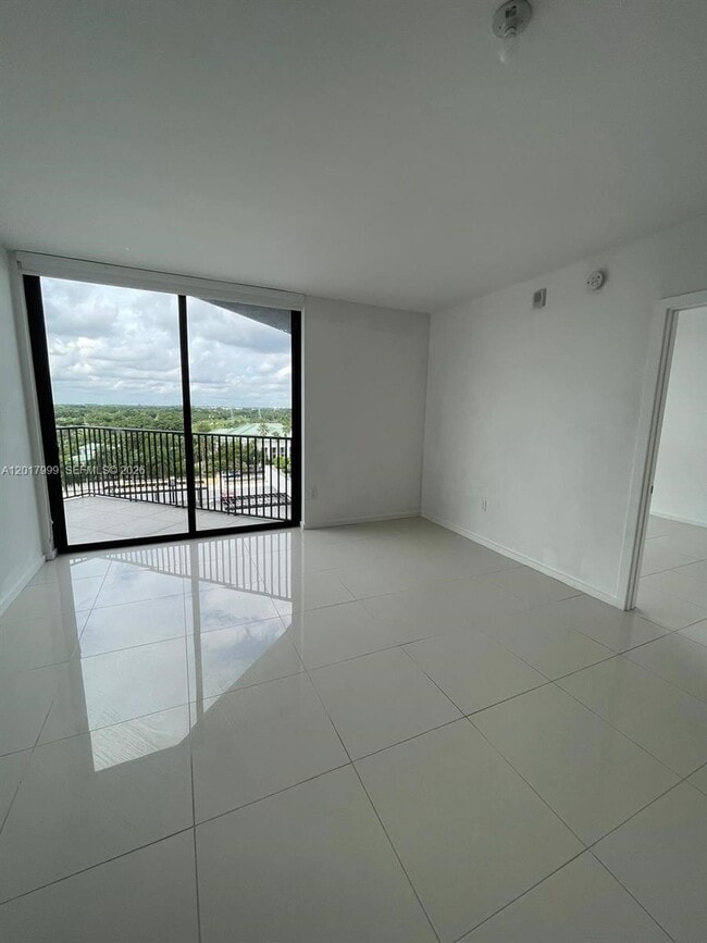 Photo - 5300 Paseo Blvd Unidad 604