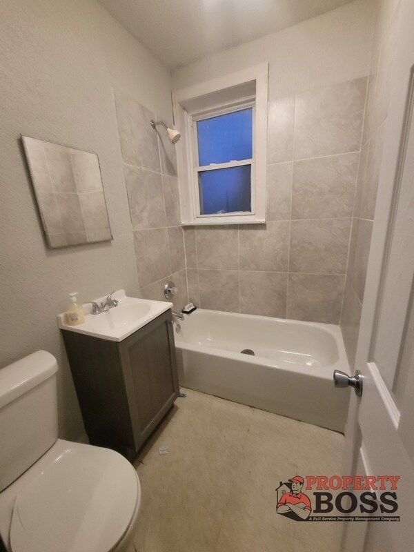 Photo - 1502 Broadway St