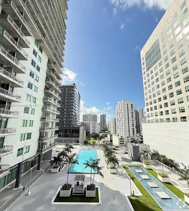 Building Photo - 690 SW 1st Ct Unit 1225 Rental