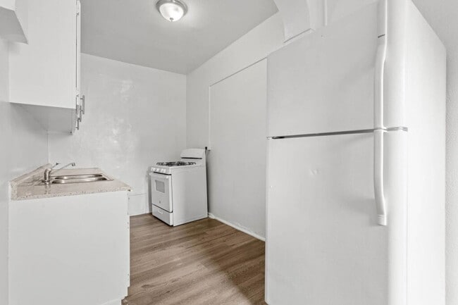 Photo - 751 Normandie Ave Unit 404