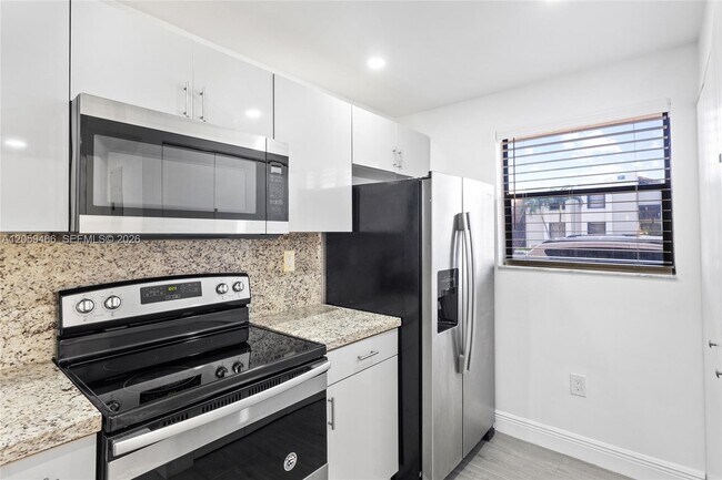 Photo - 10145 NW 9th St Unit 101