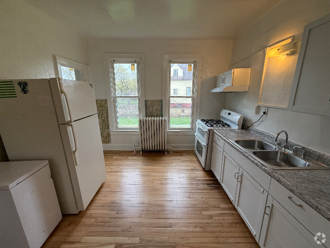 Building Photo - 2758-2760-2760 N 10th St Unit 2760 Rental