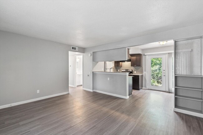 Photo - Newly Renovated 2/1 Apartment in East Austin Unidad B