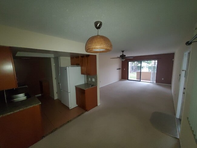 Photo - 5333 Vineland Rd