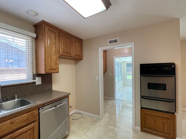 Photo - Stunning 4+2 West Hills Home Completely Redone!