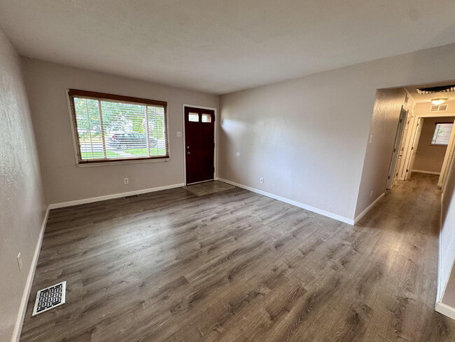 Photo - 3031 S Flamingo Way
