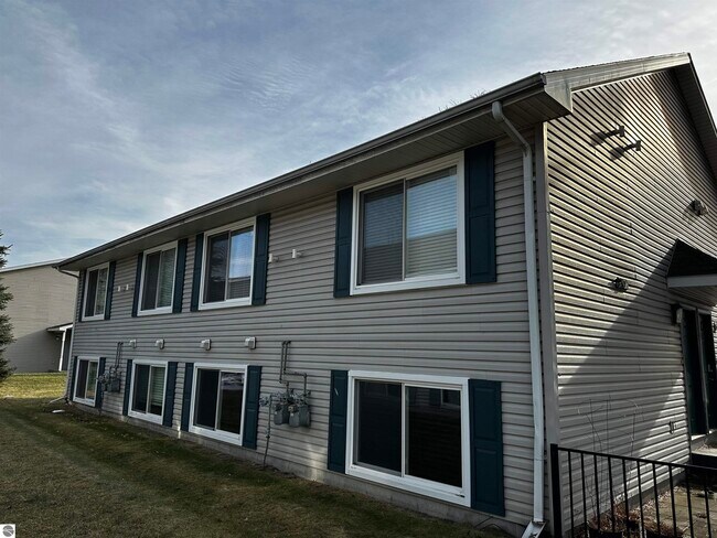 Photo - 1501 E Bellows St