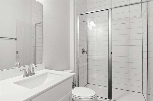 Photo - 200 Castlefields St