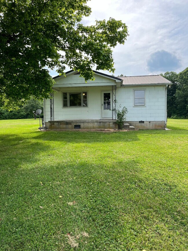 Charming 2-Bedroom Home in Smithville, Tn ... - Charming 2-Bedroom Home in Smithville, Tn ...