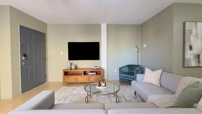4905 Park Ave Unit 2D